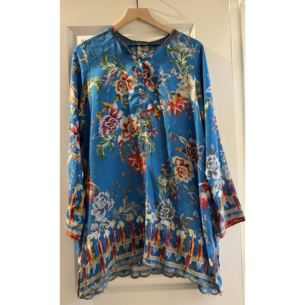 Johnny Was M 100% Silk Floral Tunic Top Blue Boho Scalloped Hem 3/4 Sleeve